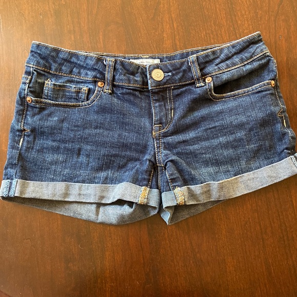 Aeropostale dark blue jean shorts size 1/2 (XS) - Picture 1 of 5